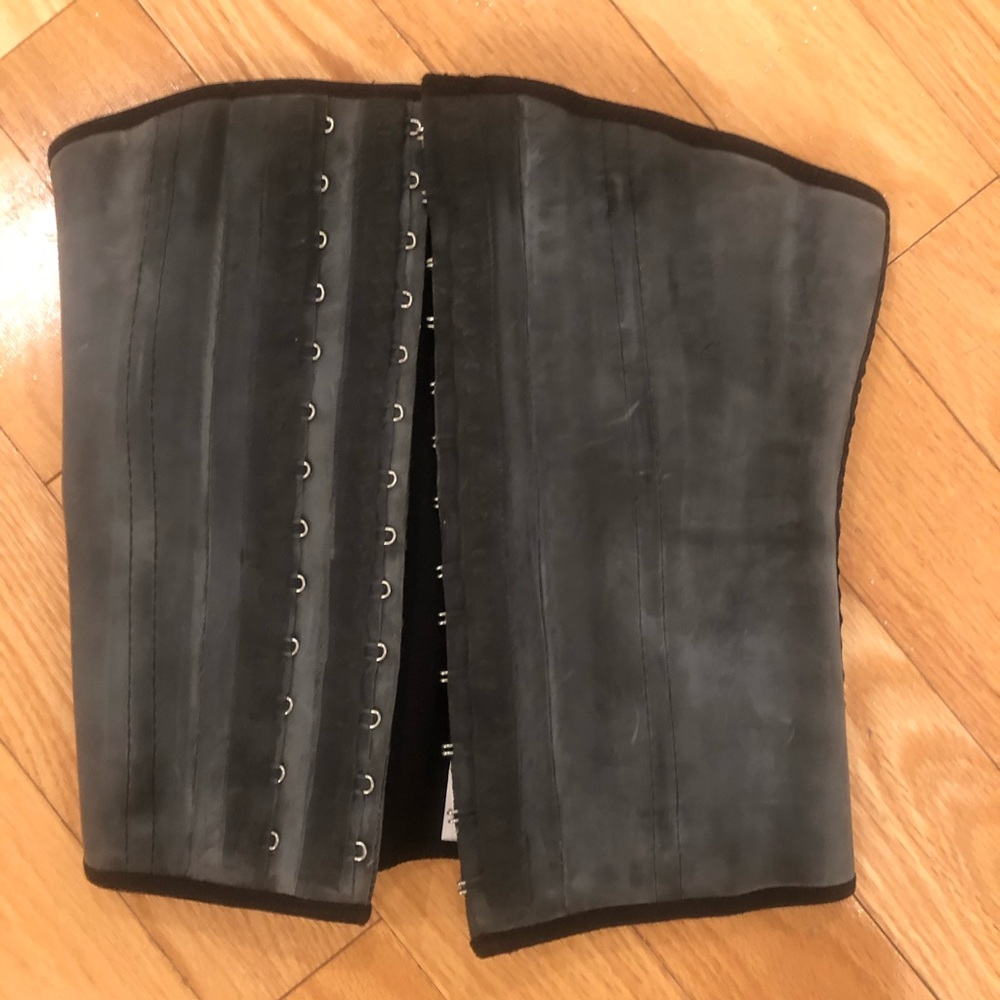 Waist trainer